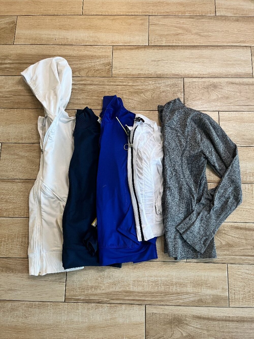 Womens Bundle of 5 Athletic Jackets - M